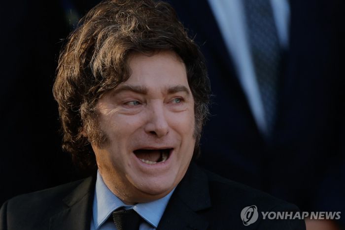 영토 포기하는 대통령?…아르헨서 밀레이 연설 놓고 '시끌'