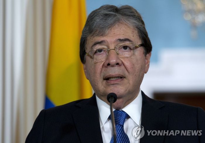 콜롬비아 국방장관, 코로나19 합병증으로 사망