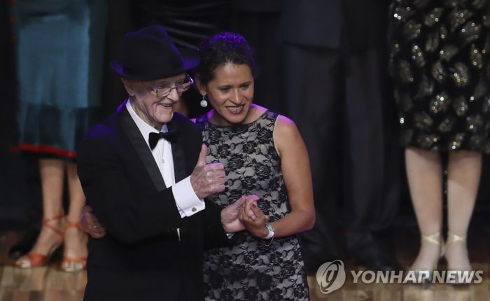 탱고 본고장에서 '꿈의 무대' 오른 99세 아일랜드 참전용사