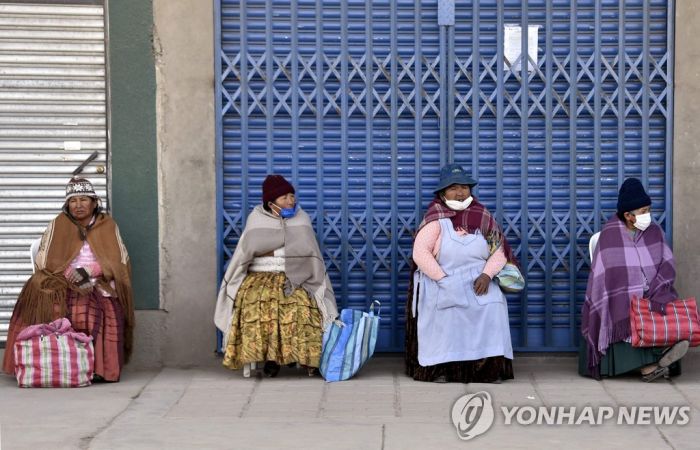 볼리비아 보건장관, 인공호흡기 구매 비리 혐의로 체포
