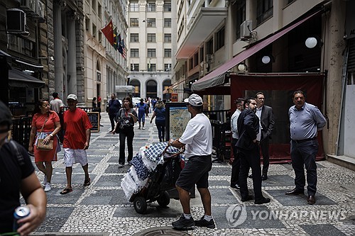 대선 앞둔 브라질서 실업률 사상 최저…룰라에게 호재 되나