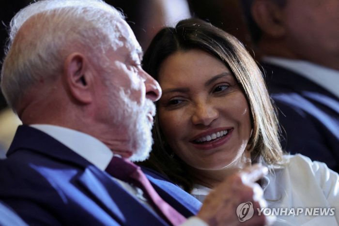 브라질 영부인, 정상회담 만찬 때 中 시진핑 앞에서 틱톡 비판