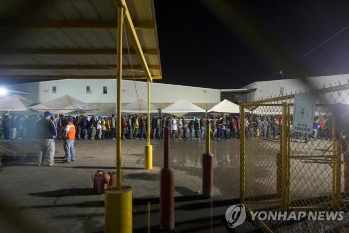 새 캐러밴 1천700명, 美 텍사스 인접 멕시코 국경 도착