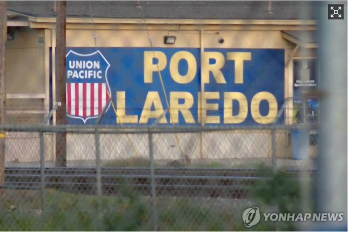 '45도' 화물칸서 6명 숨져…텍사스 국경서 또 비극