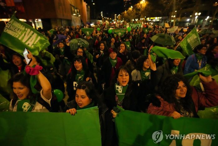 '태아 심장소리 들어라' 법안에 칠레서 임신중단 제한 논란