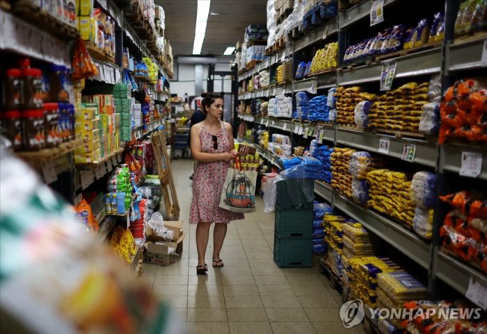 IMF 찬사에도 내수경기 최악 아르헨 12월 소비 -18% 기록