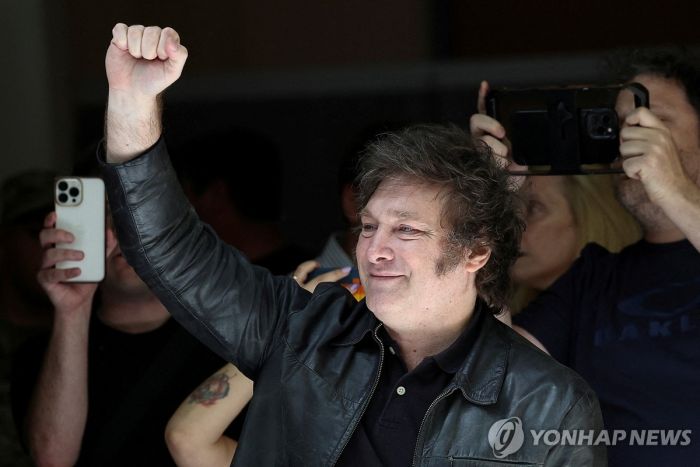 [3보] 아르헨 대선서 '극우' 밀레이, 좌파 여당 후보 누르고 당선 확정