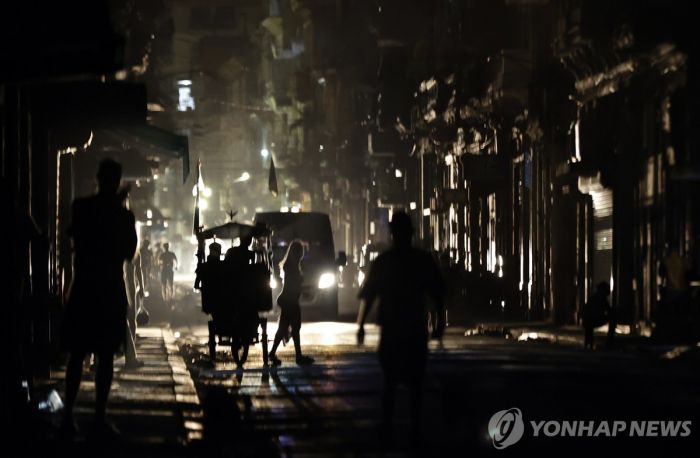 쿠바, 美의 제재 강화에 "굴복 안해"…전력난에 블랙아웃 심화