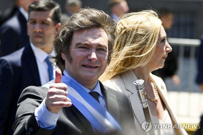 아르헨 밀레이 취임 후 빈곤율 57.6%로 상승…20년 만에 최악