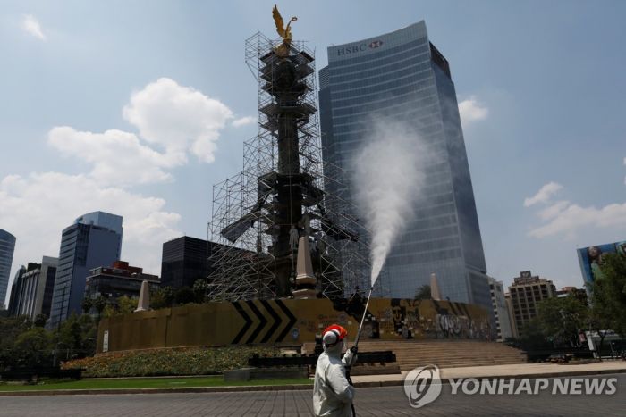 코로나19 정점 안 보이는 중남미…봉쇄 완화도 기약 없어