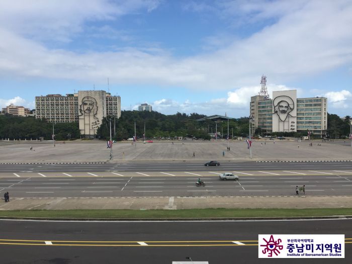 Plaza_de_la_Revolucion_La_Habana_2017_foto_Gerardo_Gomez_Michel_(3).jpg