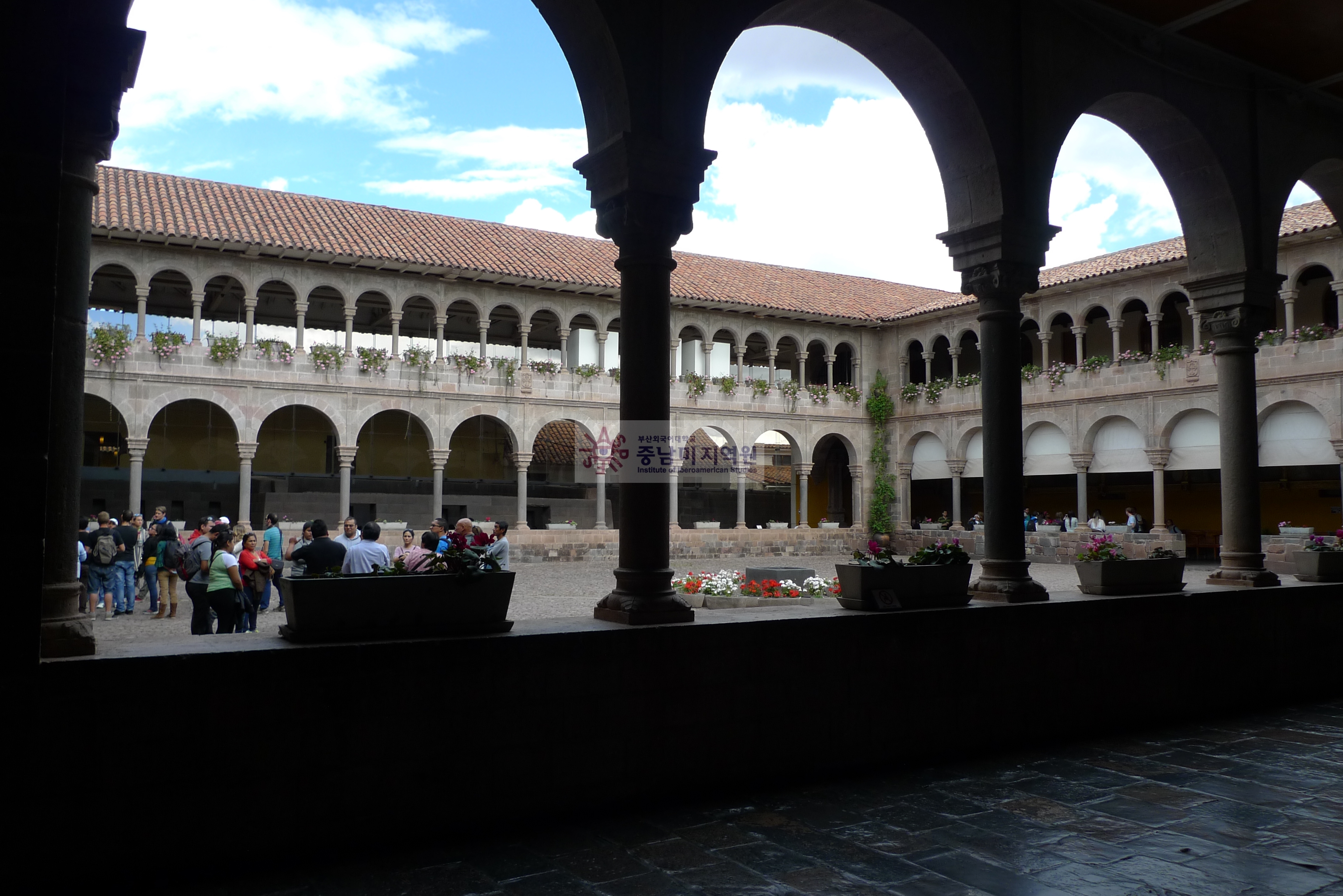Convento_de_Santo_Domingo,_Qoricancha.JPG