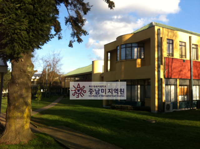 Universidad_de_la_Frontera,_Temuco,_Chile_2013_(12).jpg